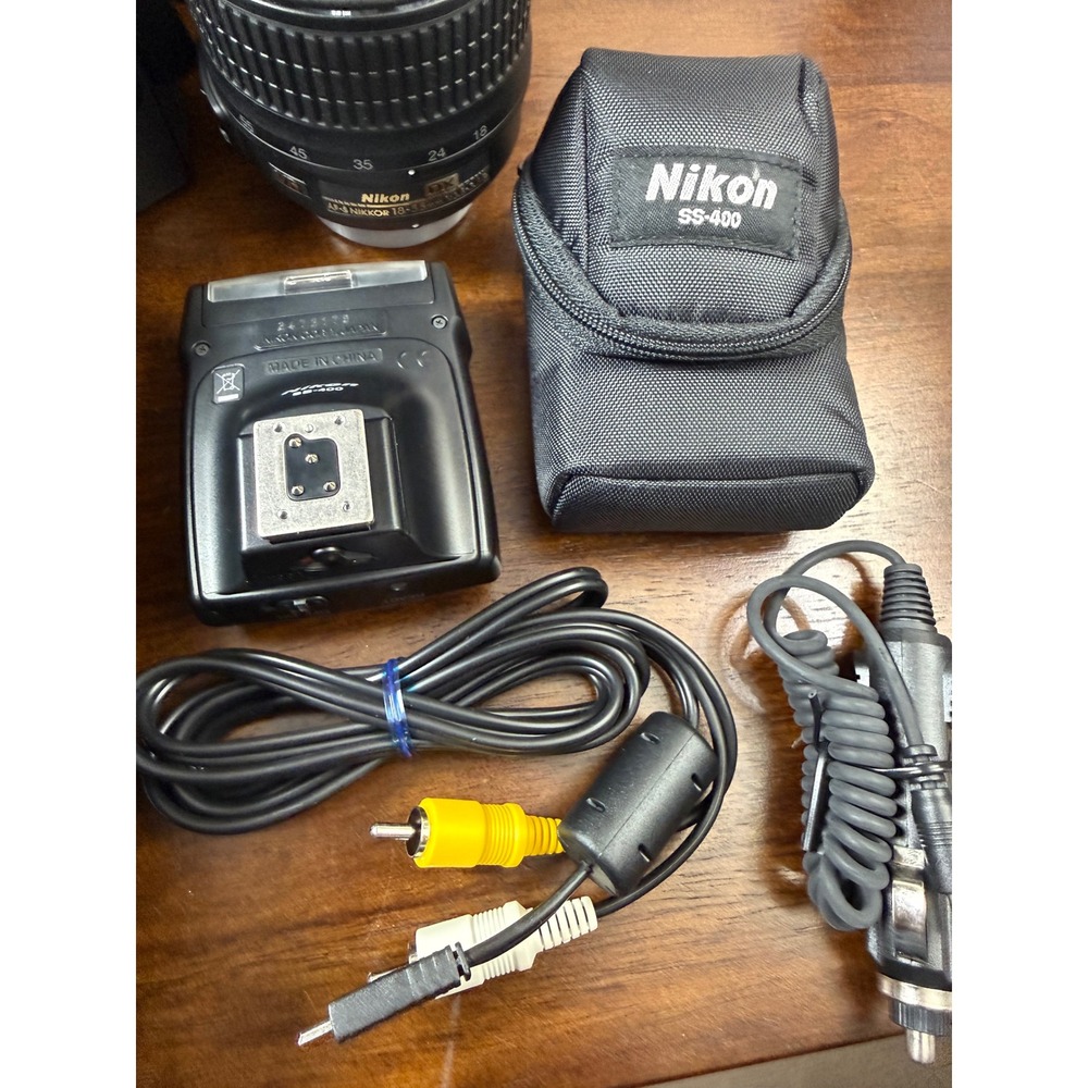 Nikon D3200 DSLR Camera Bundle 3 Lenses 18-55mm 55-300mm 50mm as-400 Flash - Picture 4 of 11